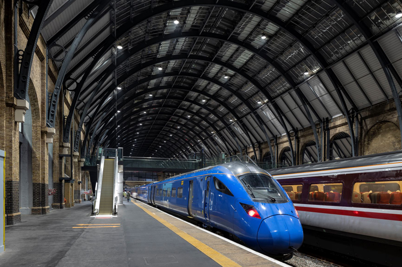 Kings Cross Station switched to LEDVANCE High Bay luminaires in order to cut energy